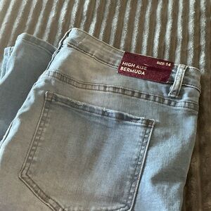 High-Rise Bermuda women- Light Blue